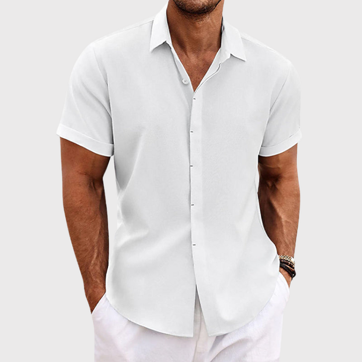 Men's short sleeve casual button-down shirt, tapered fit, ideal for summer wear.