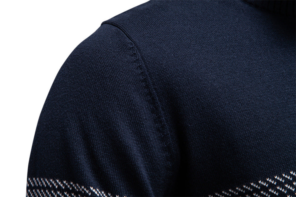 Detail of the cuff and sleeve on the Siena men's half-zip knit sweater, longsleeve