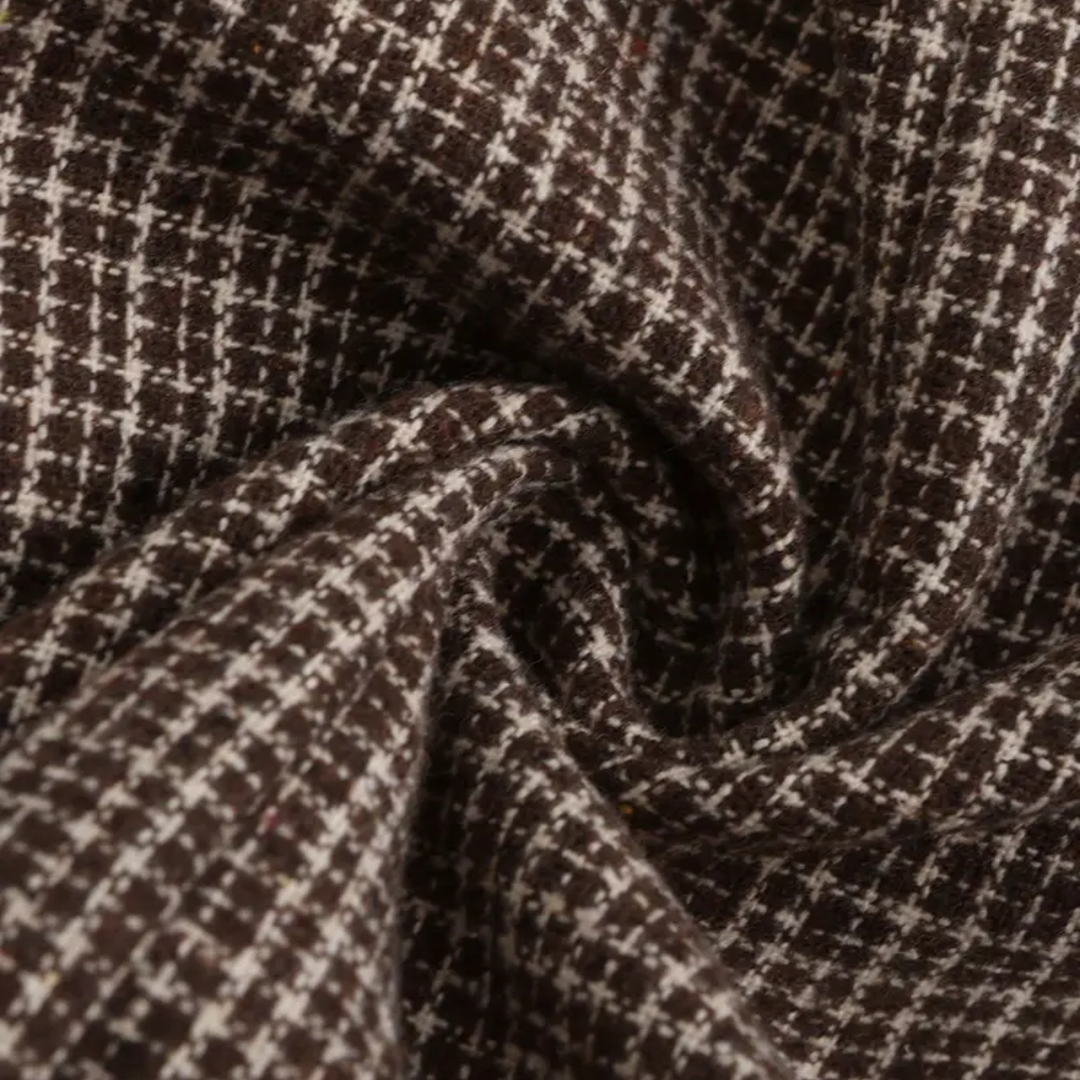 Modern men's slim fit check blazer, a fashionable tailored jacket for smart business and formal occasions.