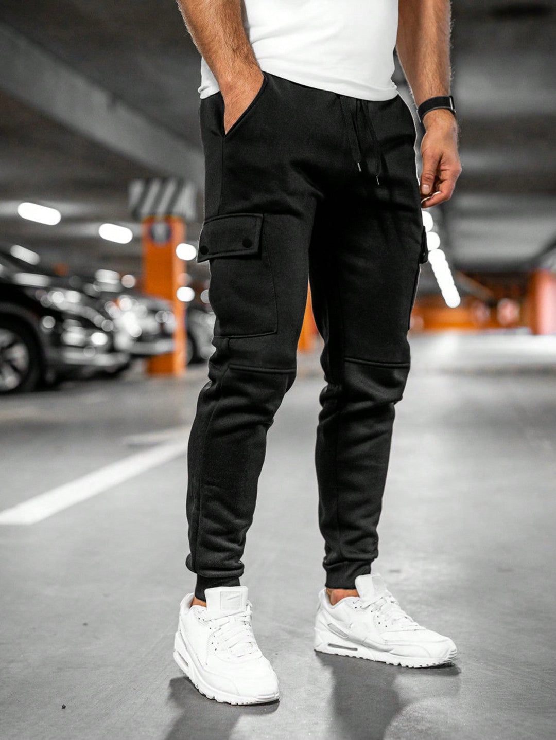 Men's casual comfort joggers: slim-fit design, tapered leg, and adjustable waist for optimal wear.
