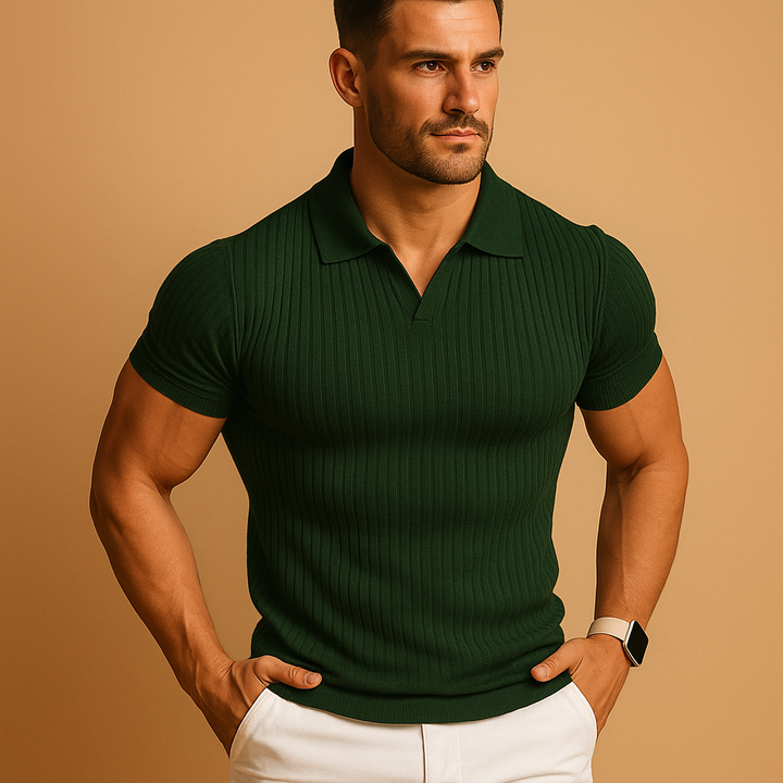 Textured men's V-neck polo shirt, slim fit and short sleeve, a stylish choice for smart casual occasions.