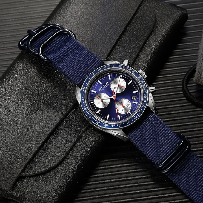 Men's durable sport chronograph watch with an alloy case and a comfortable nylon strap