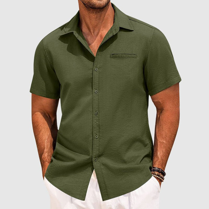 Men's stylish casual button-down summer shirt with short sleeves & practical chest pocket, perfect for everyday fashion.
