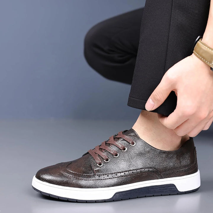Comfortable men's brogue sneakers, ideal for everyday wear with a trendy urban aesthetic.