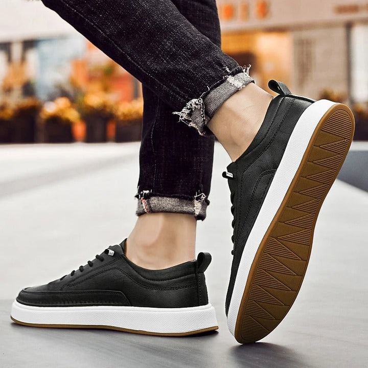 Dependable black leather men's sneakers, combining urban style with comfort