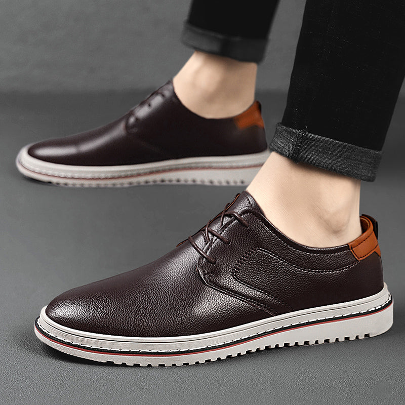 Men's urban loafers designed for all-day wear with supportive laces, black