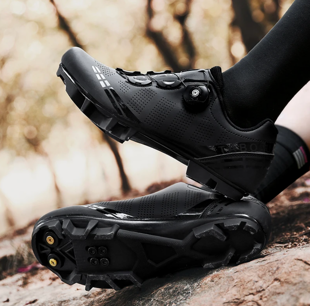 Durable men's SPD cycling shoes, built for high performance on road and trail with a secure fit.