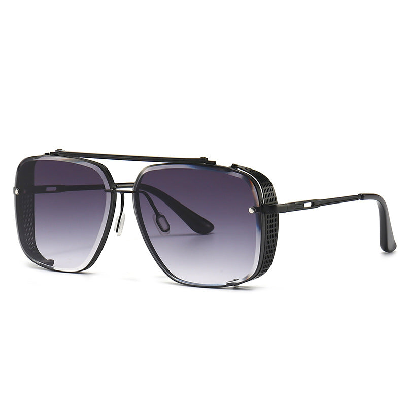 Modern unisex aviator sunglasses with sleek metal frame, offering full UV400 protection.