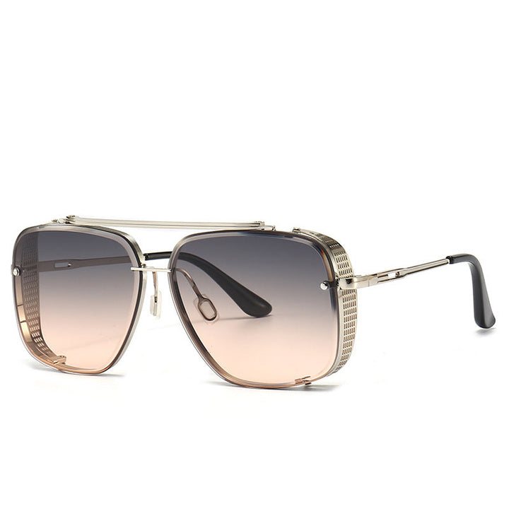 Stylish eyewear: modern aviator sunglasses with durable metal frame, ensuring UV400 eye protection.