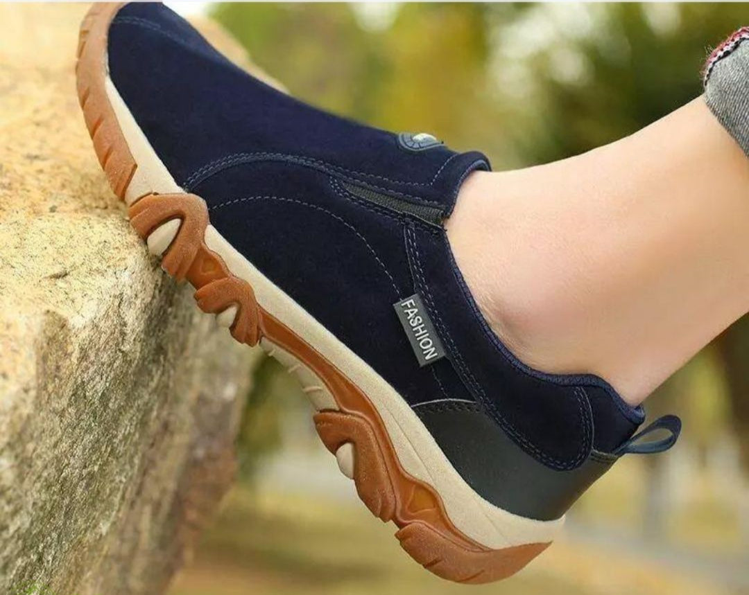 Orthopedic comfort shoes Noa, designed for foot pain relief & healthy walking support.