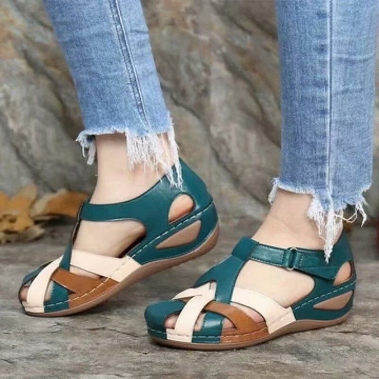 Sophia women's comfort sandals: ergonomic design, arch support, and adjustable strap for all-day foot support.