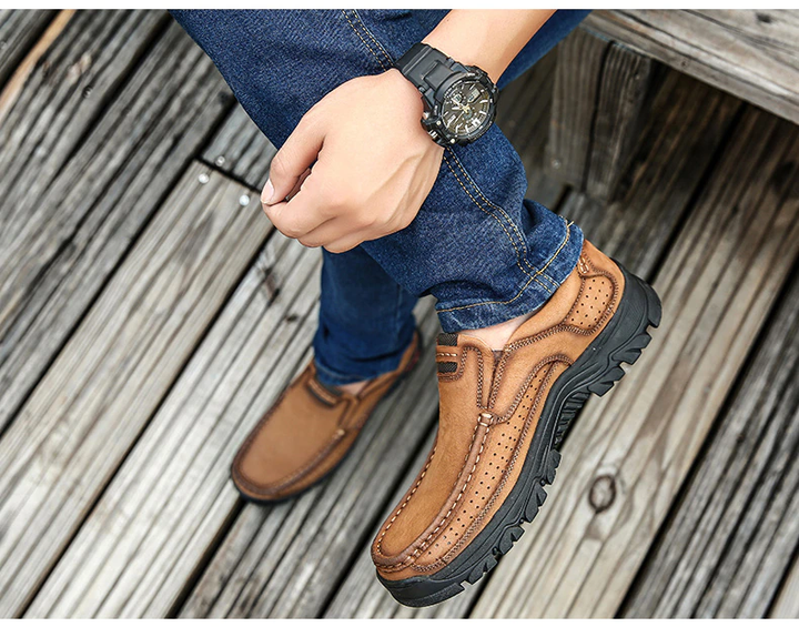 Foot support for men: orthopedic walking shoes with arch support, perfect for long hikes & outdoor activity.