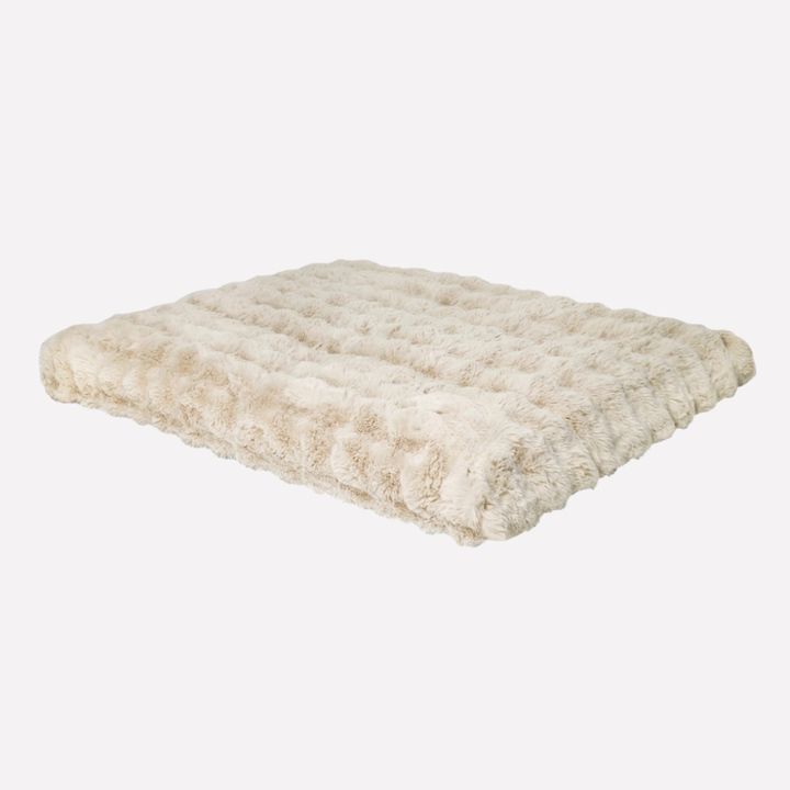 Comfortable plush dog bed, a cozy pet mattress with a removable washable cover, ideal for large dogs. Non-slip design.