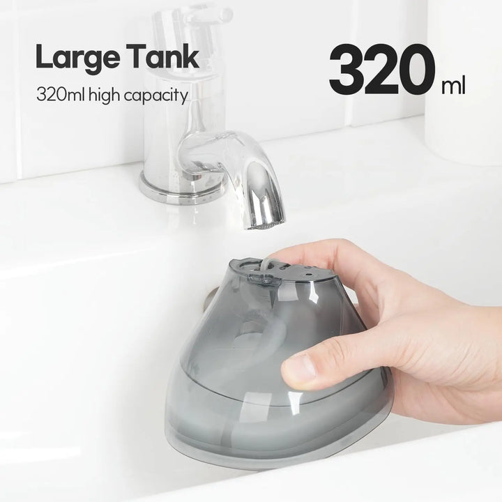 Efficient 1500W clothes steamer for fabric care, easily removing wrinkles from all types of garments.