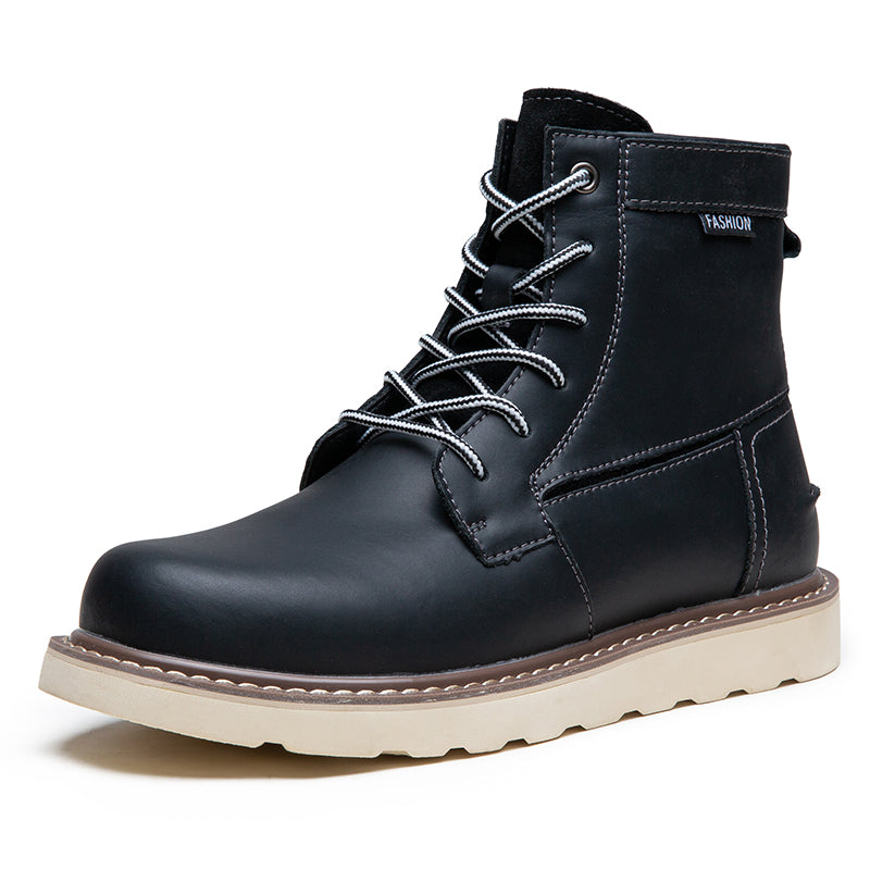 Rugged brown men's chukka boots, waterproof and comfortable, suitable for long hours of casual wear