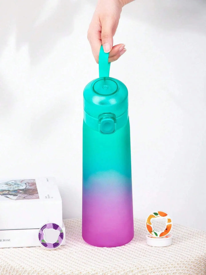 The 0.65L Scented Hydration Bottle: transform plain water into flavored water with aroma technology.