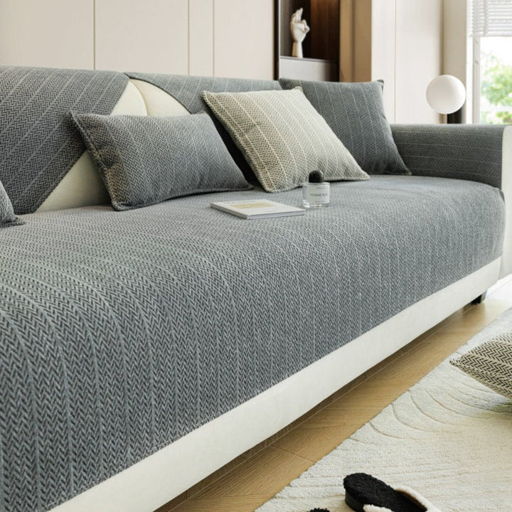 Soft chenille anti-scratch sofa cover, ideal furniture protector for pet-friendly homes. Washable & durable.