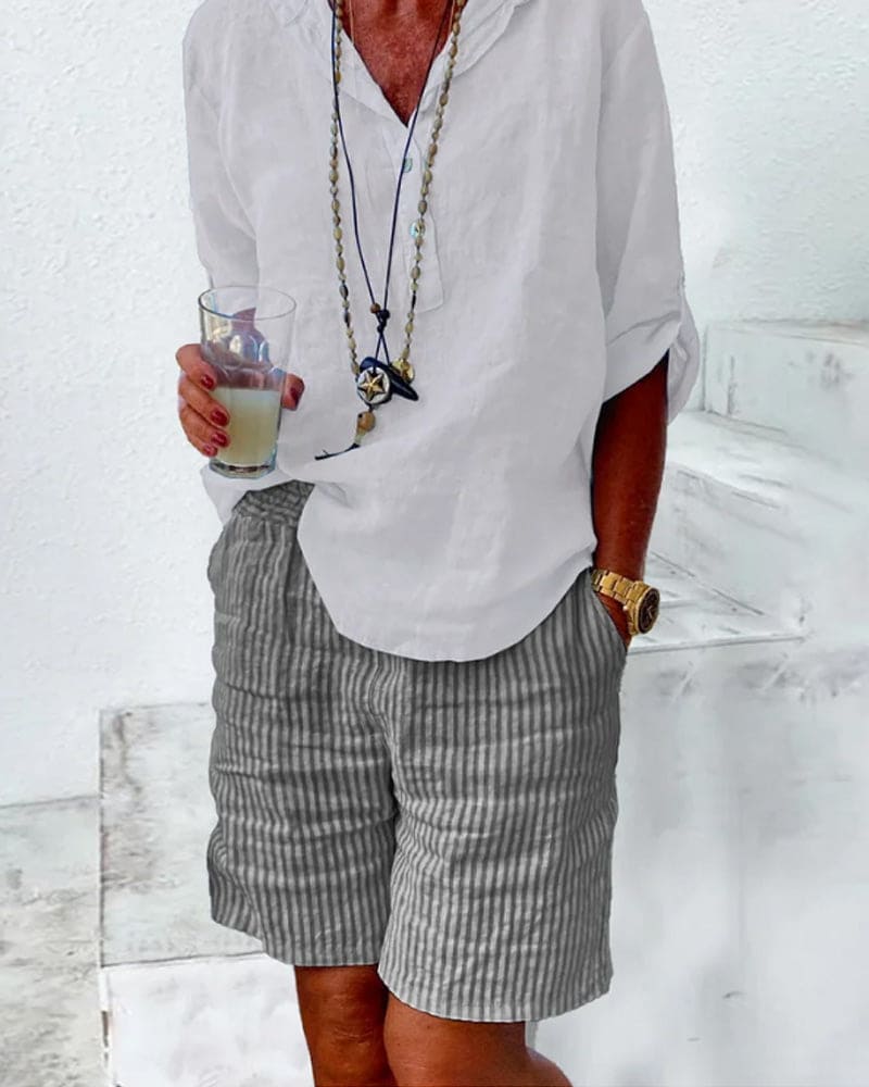 Trendy striped summer shorts for women, a comfortable and versatile piece for everyday fashion.