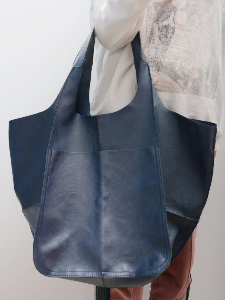 New collection: Women's oversized shoulder bag, a fashionable large capacity tote, perfect versatile handbag.