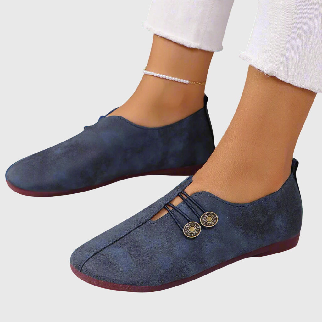Round toe women's comfort flats. Flexible slip-on shoes ideal for casual summer days and everyday wear.