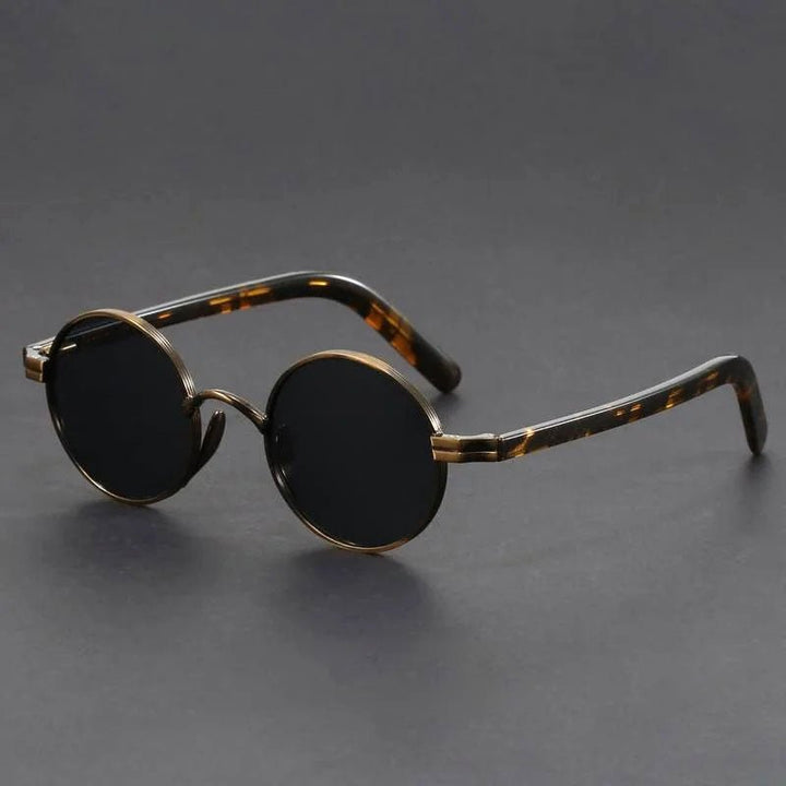Stylish unisex round sunglasses, retro metal frame. Offers full UV400 protection for your eyes.