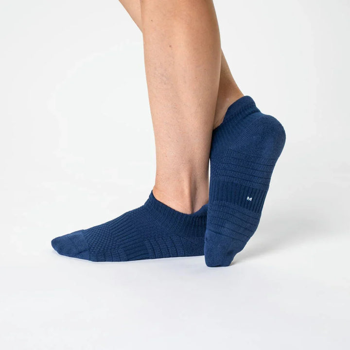 Grey unisex ankle compression socks, ideal for circulation and ankle support