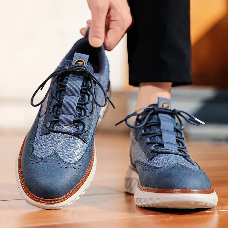 Unisex white everyday sneakers, featuring a minimalist design and ultimate comfort.