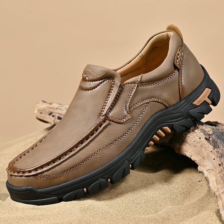 Unisex brown orthopedic comfort boot, perfect for varying terrains and casual outings
