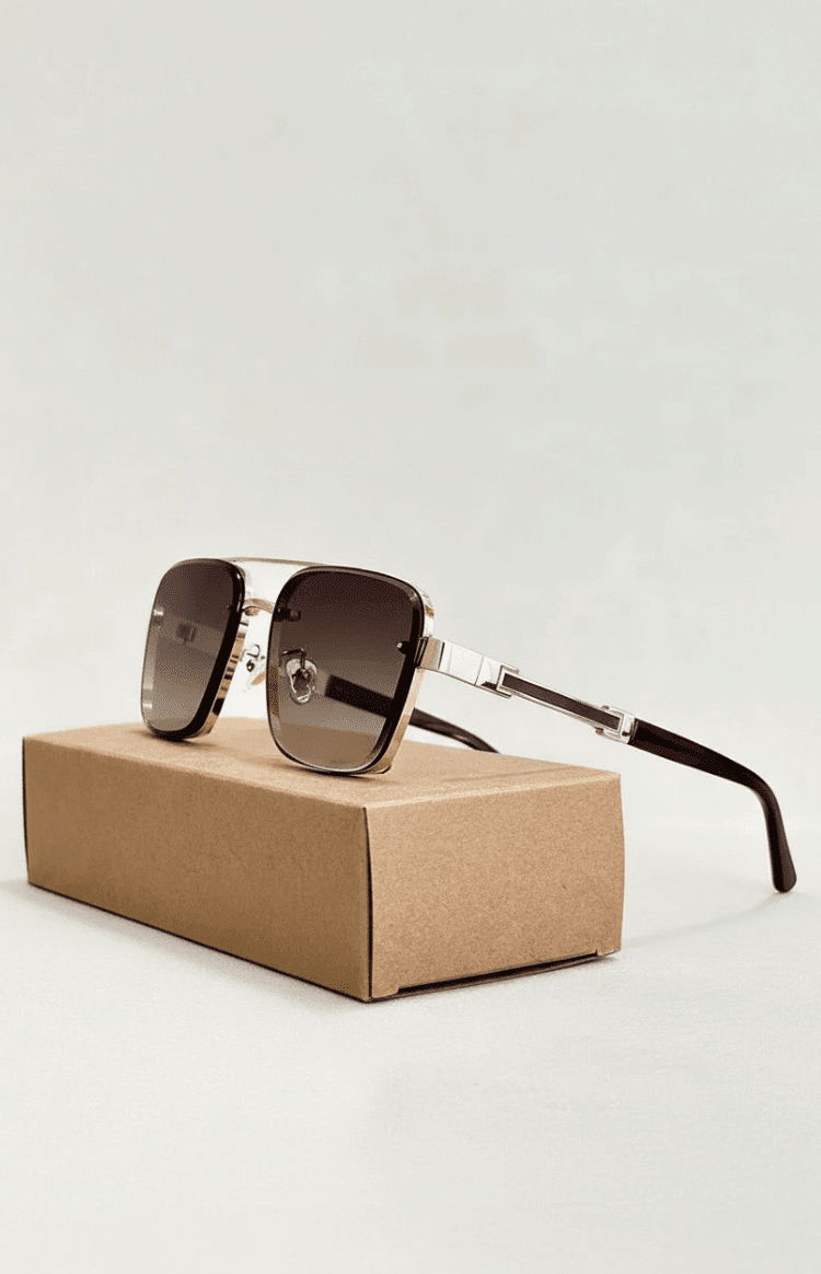 Timeless classic aviator sunglasses, unisex design with a sturdy metal frame & UV400 lenses.
