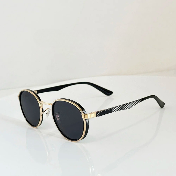Classic round eyewear, designer quality, suitable for both men and women, fashion accessory