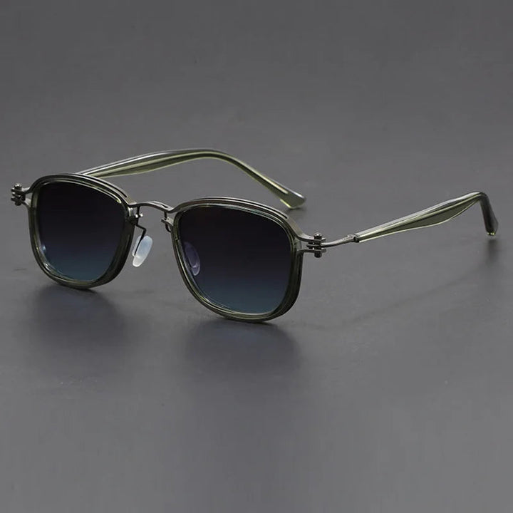 Unisex Classic Square Frame Sunglasses with UV protection, perfect for summer eyewear