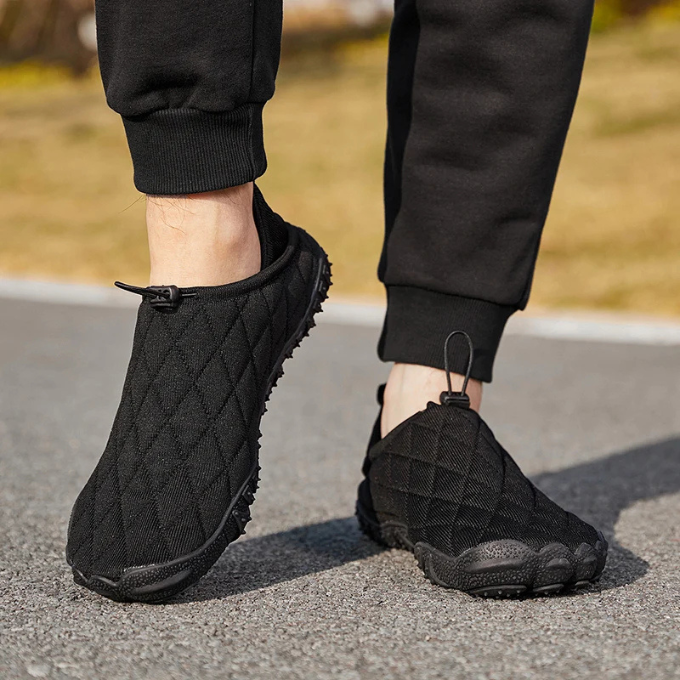 Comfortable unisex cozy puffer shoes, perfect as walking shoes or indoor outdoor slippers.