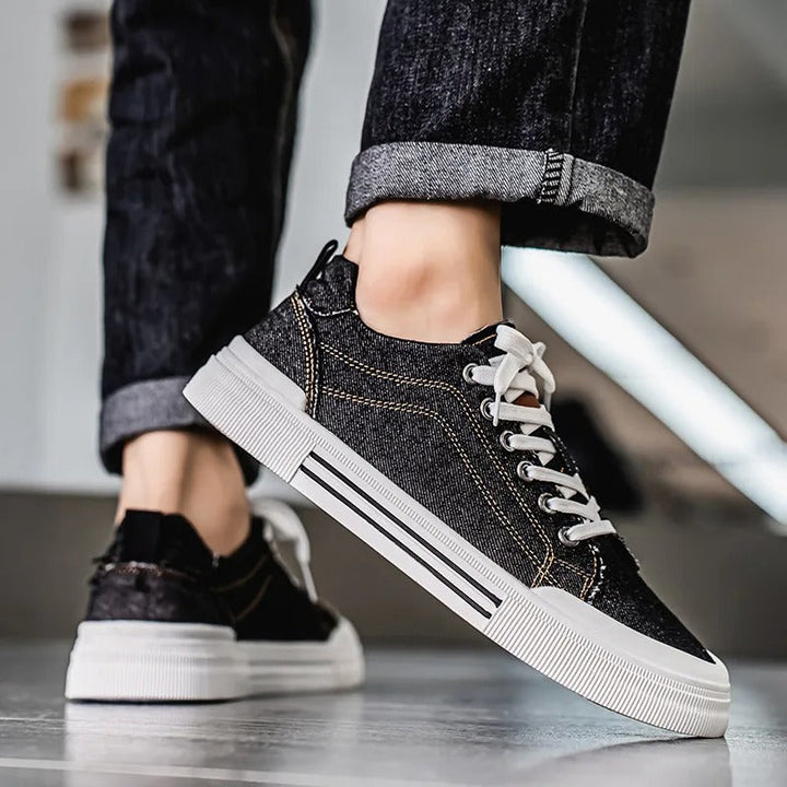 Comfortable unisex low-top shoes made from denim, perfect as everyday fashion sneakers.