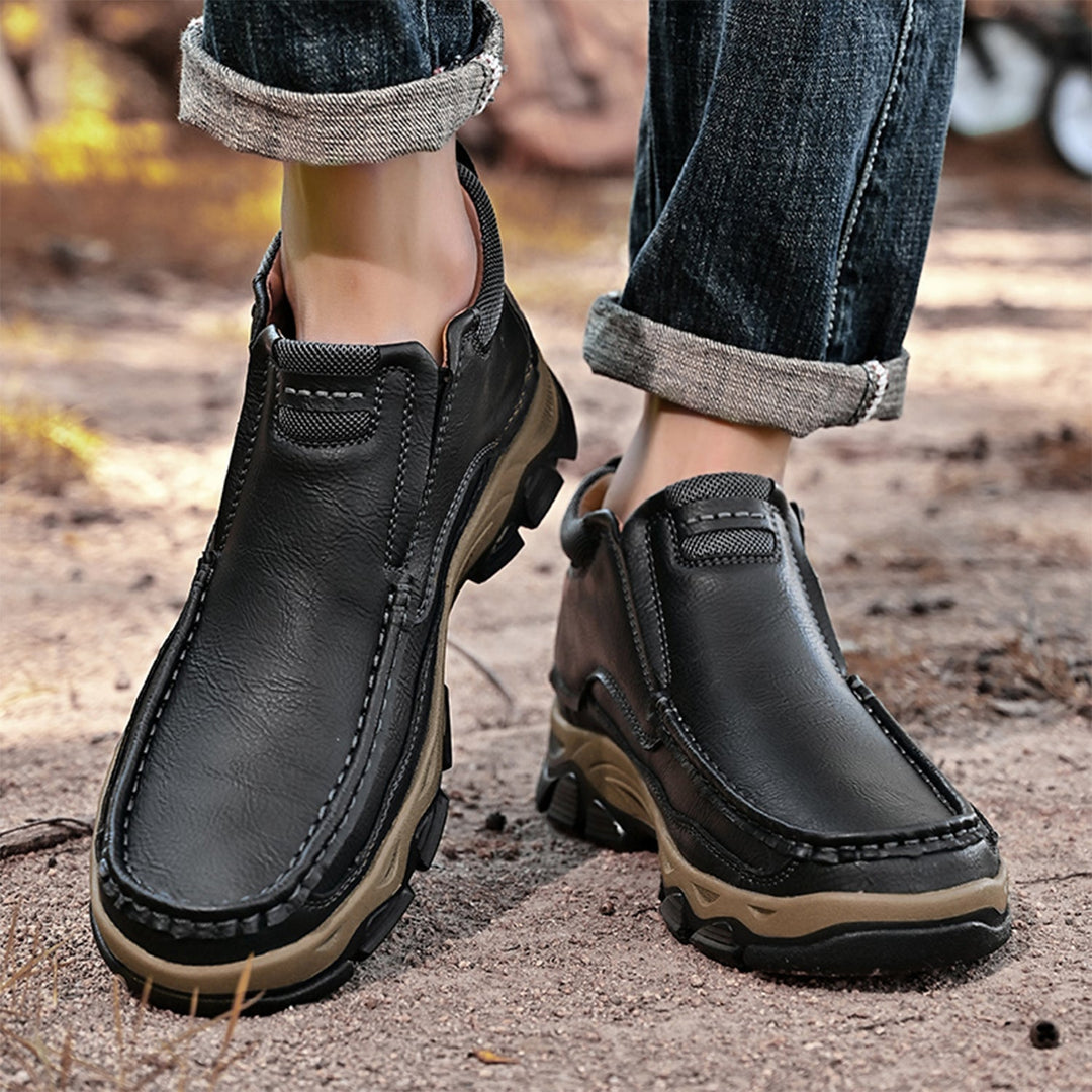 Unisex high top comfort shoes in genuine leather, durable and supportive