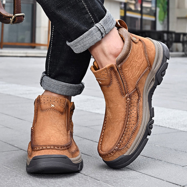 Unisex black leather high-top shoes, combining comfort, orthopedic support, and a slip-resistant sole