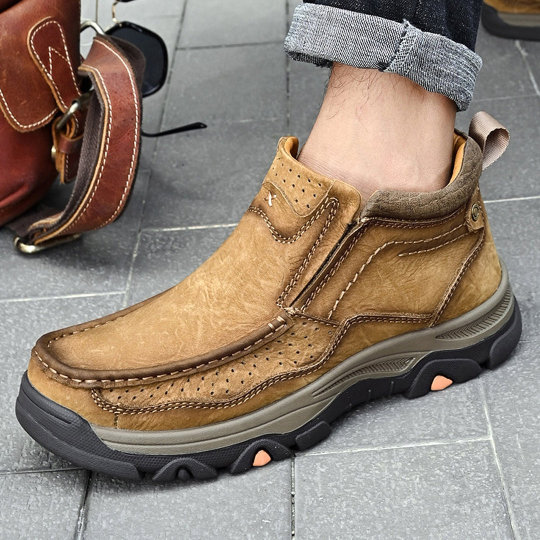 Orthopedic high-top black leather shoes, unisex design for maximum comfort and slip resistance