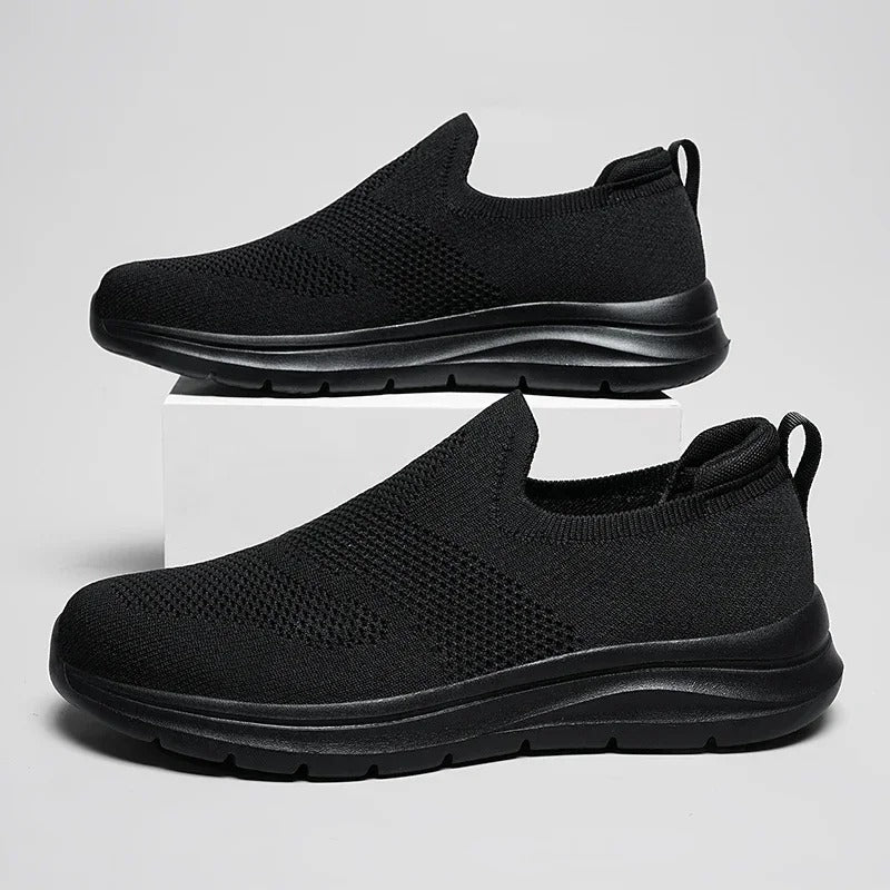 Casual unisex knit sneakers with a foam sole, ideal for easy wear and all-day comfort.