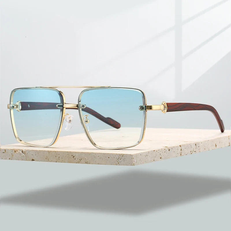 Stylish aviator sunglasses for men and women, featuring a gold frame and purple-tinted gradient UV400 lenses.
