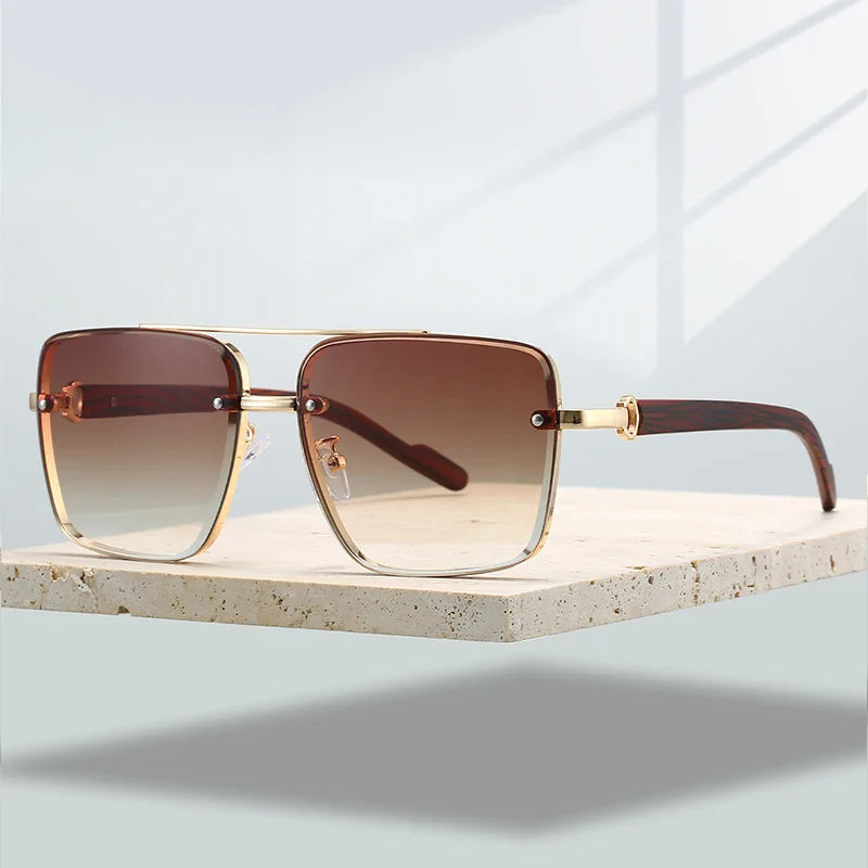 Modern unisex aviator sunglasses, gold frame, gradient lens, and essential UV400 sun protection.