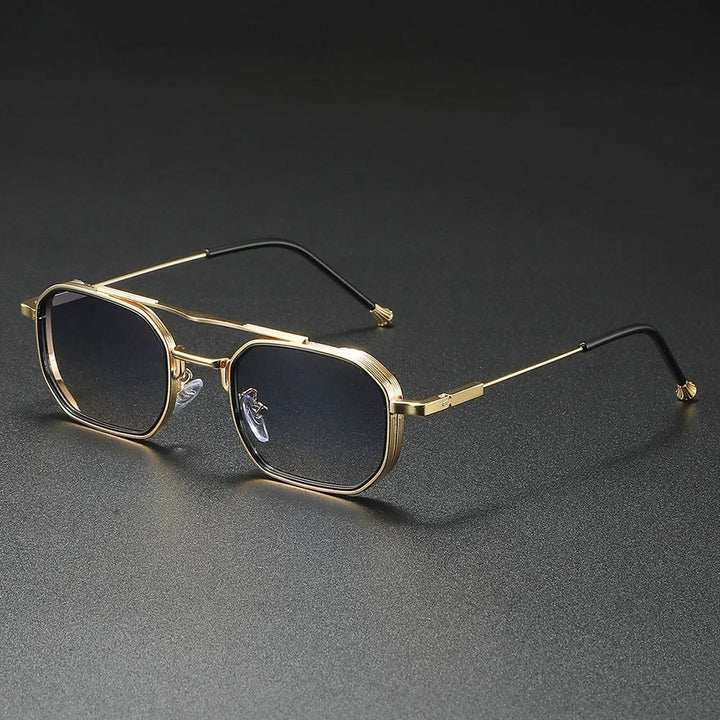 Modern essential: Unisex square frame sunglasses for UV protection and daily style.