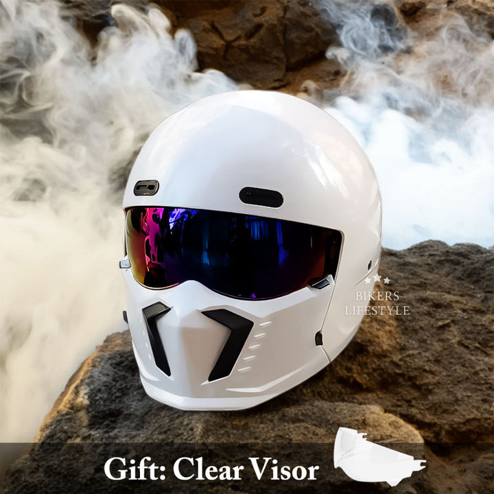 Retro cream-colored motorcycle helmet, open face. DOT & ECE approved, perfect for classic motorcycle riders.