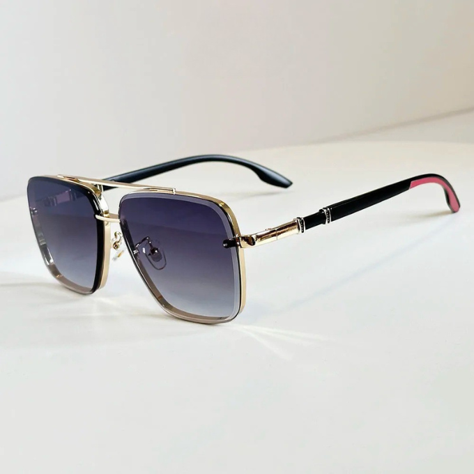 Unisex square aviator sunglasses in silver metal, offering a trendy look and UV protection