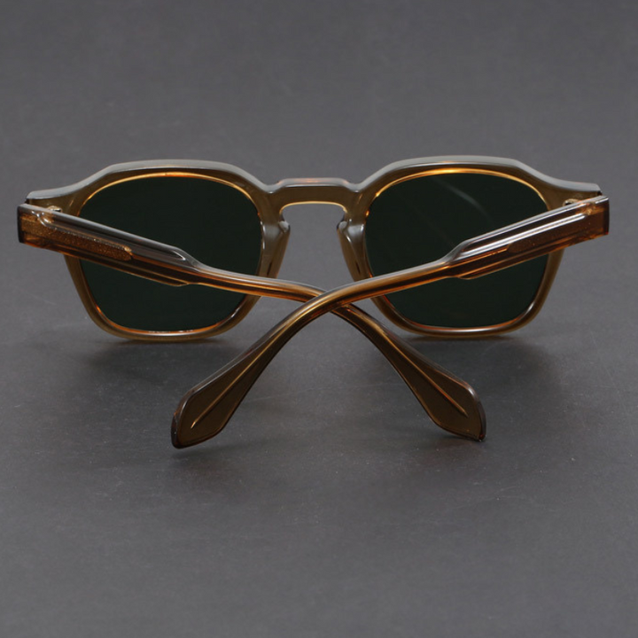 Retro square sunglasses with a unisex appeal, offering complete UV ray protection