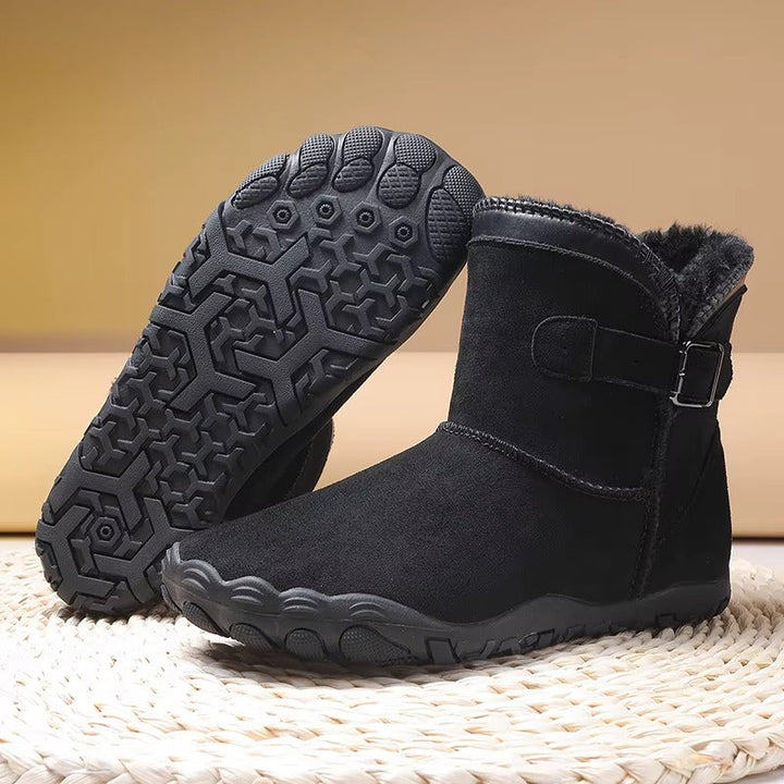 Minimalist warm barefoot boots, comfortable & cozy for all-gender winter use.