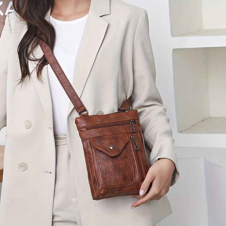Women's classic style vintage shoulder bag in brown, a versatile daily crossbody.