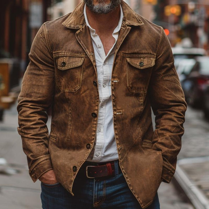 Comfortable vintage multi-pocket men's jacket, rugged style suitable for mid-season casual looks.