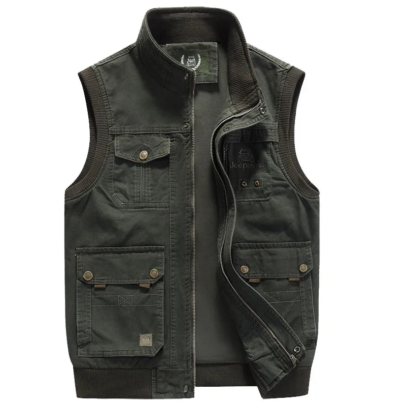 Stylish men's vintage utility vest for casual layering, featuring multi-pockets, great for fishing or hiking.