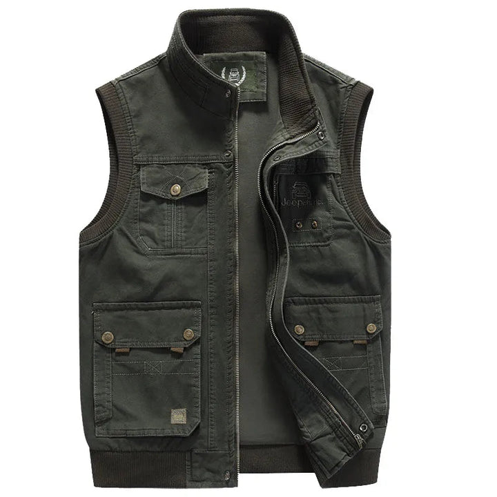 Stylish men's vintage utility vest for casual layering, featuring multi-pockets, great for fishing or hiking.