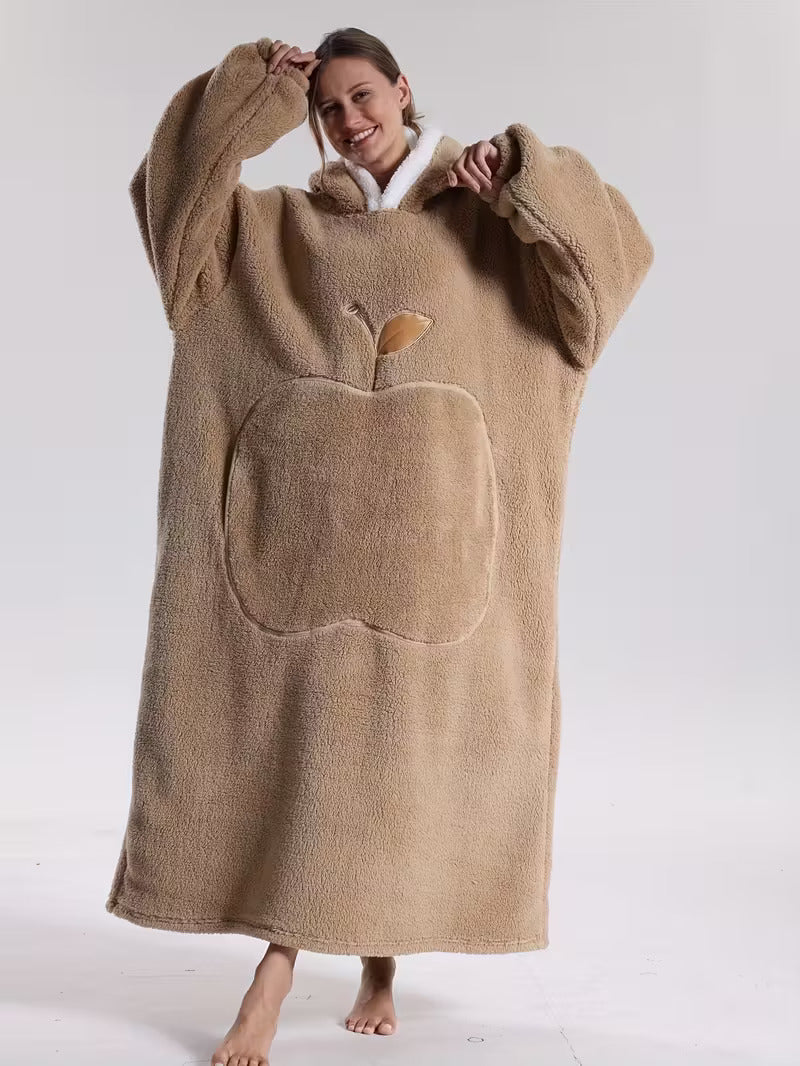 Functional unisex hoodie blanket with pockets, keeping you warm & hands-free at home.