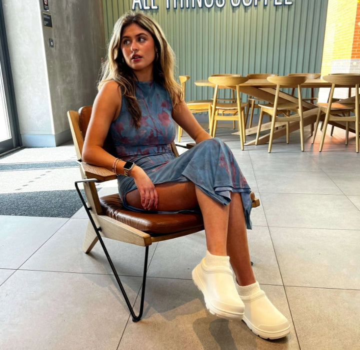 Stylish weatherproof clogs for women, designed for comfort with cloud cushioning, perfect for casual outings.